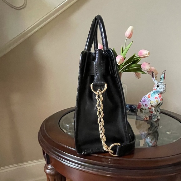 🎉HP🎉..Michael Kors  Leather Medium Tote - Picture 5 of 9